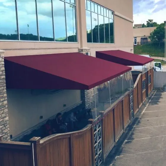 Cobertura Fixa de Lona Náutica em Sumaré SP Cobertura Fixa de Lona Náutica em Sumaré SP — Cobertura em quintal residencial coberto